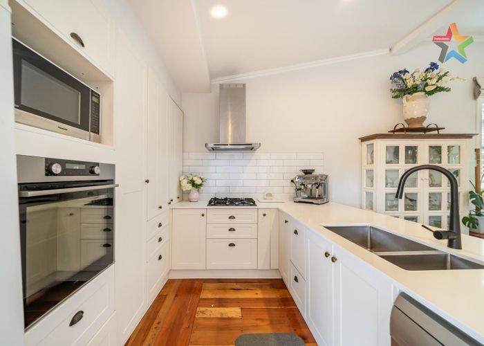  at 32 Riddlers Crescent, Petone, Lower Hutt
