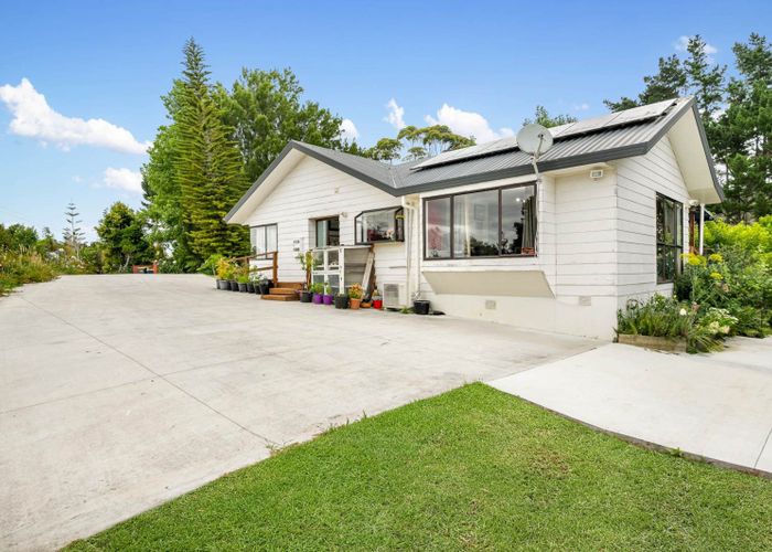  at 1041a Scenic Drive North, Swanson, Waitakere City, Auckland