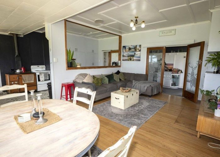  at 8 La Fontaine Road, Harihari, Westland, West Coast