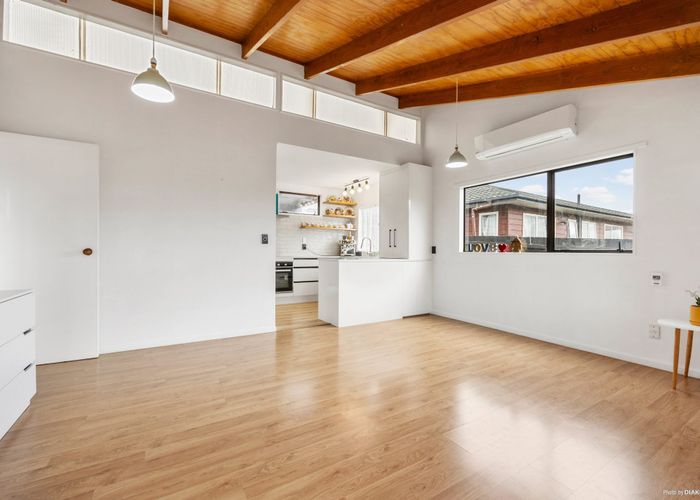  at 2/54 College Road, Northcote, Auckland
