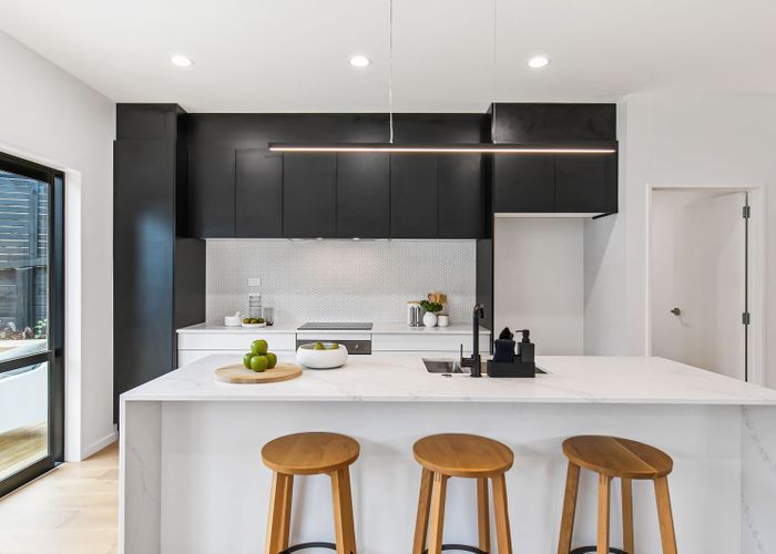  at 33 Woodward Avenue, Mangere Bridge, Manukau City, Auckland