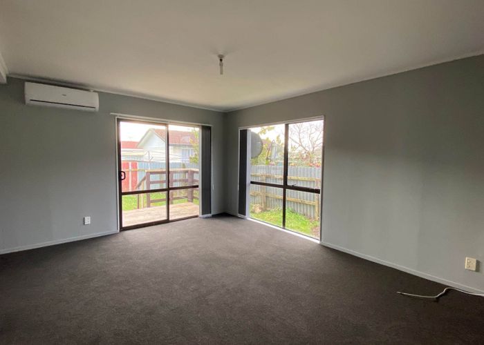  at 2/190 Te Irirangi Drive, Flat Bush, Manukau City, Auckland