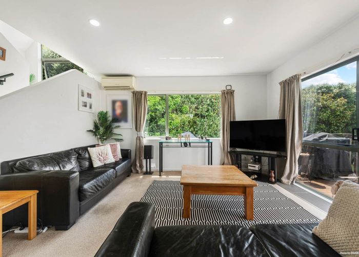  at 2 Greenview Lane, Red Beach, Rodney, Auckland