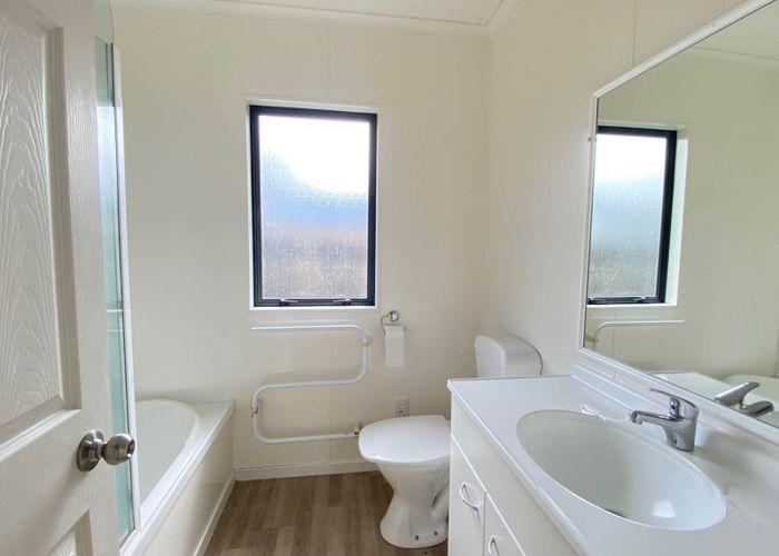  at 23 Medina Place, Half Moon Bay, Auckland