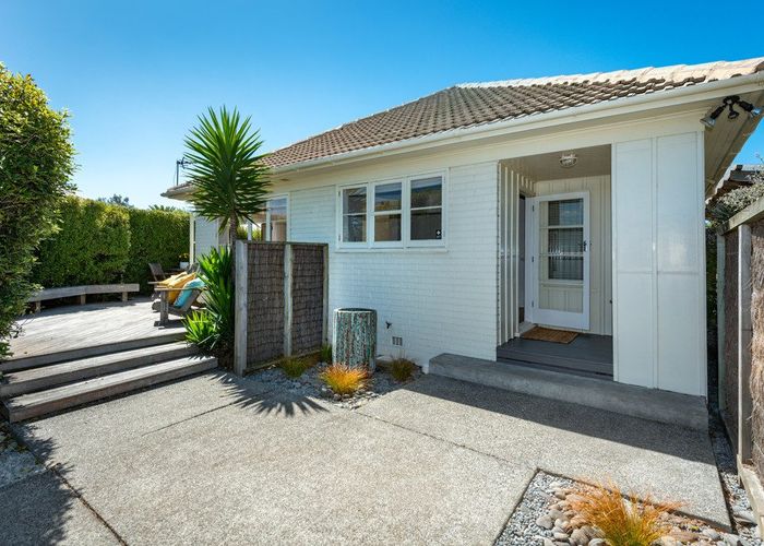  at 12 Effingham Street, North New Brighton, Christchurch City, Canterbury