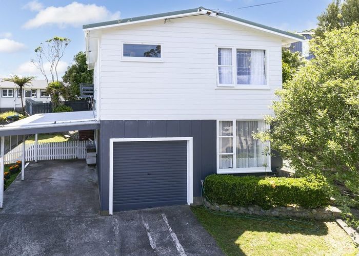  at 23 Griffiths Grove, Newlands, Wellington
