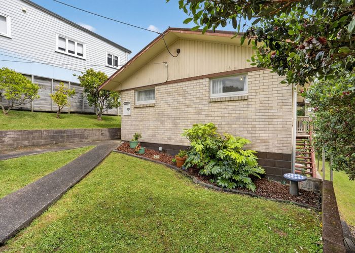  at 1/7 Dakota Avenue, Beach Haven, North Shore City, Auckland