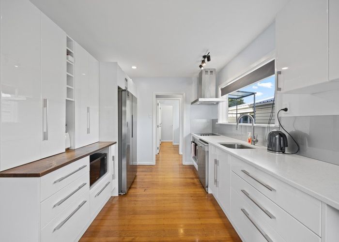 at 72 Dunedin Street, Redwood, Christchurch City, Canterbury