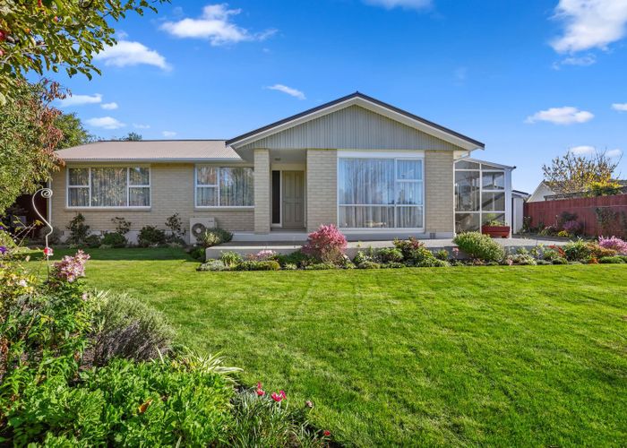  at 14 Hilldale Place, Hillsborough, Christchurch