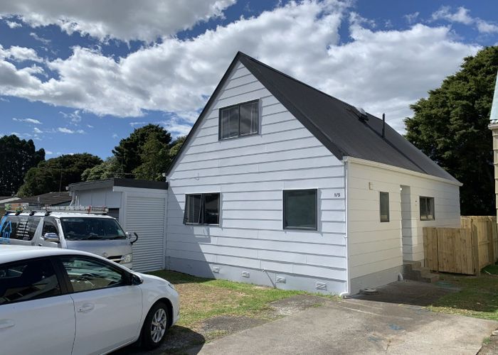  at Unit 1  /5 Thorn Place, Papatoetoe, Manukau City, Auckland