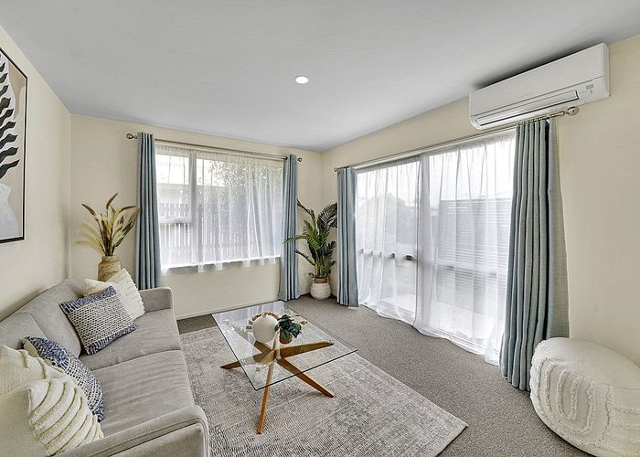  at 8 Charlotte Lane, Woolston, Christchurch