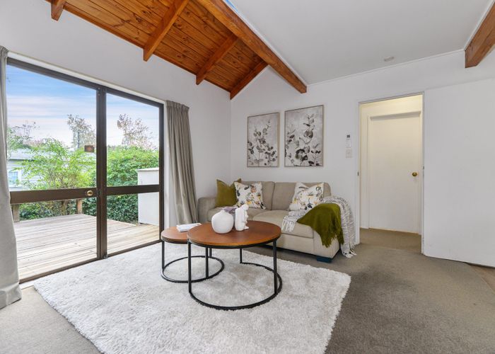  at 2/93 Seabrook Avenue, New Lynn, Waitakere City, Auckland