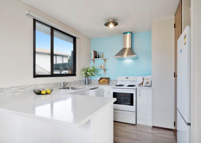 at 33 Starforth Place, Henderson, Waitakere City, Auckland