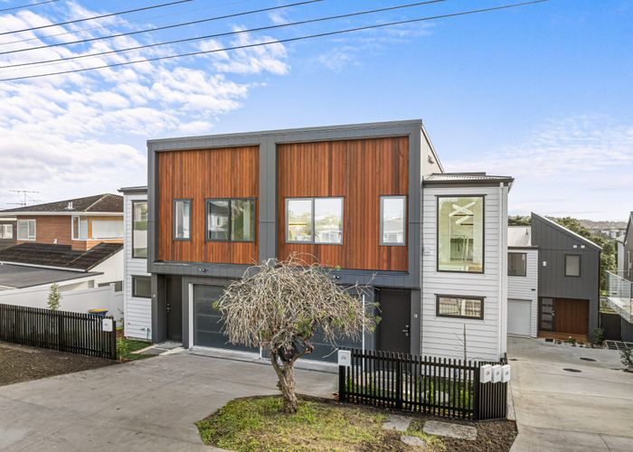  at 21 Knights Road, Rothesay Bay, North Shore City, Auckland