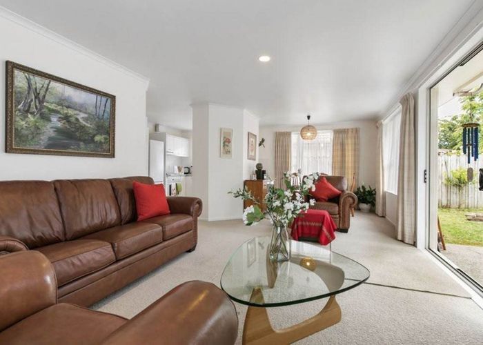  at 14 Fernbrook Close, Burswood, Manukau City, Auckland
