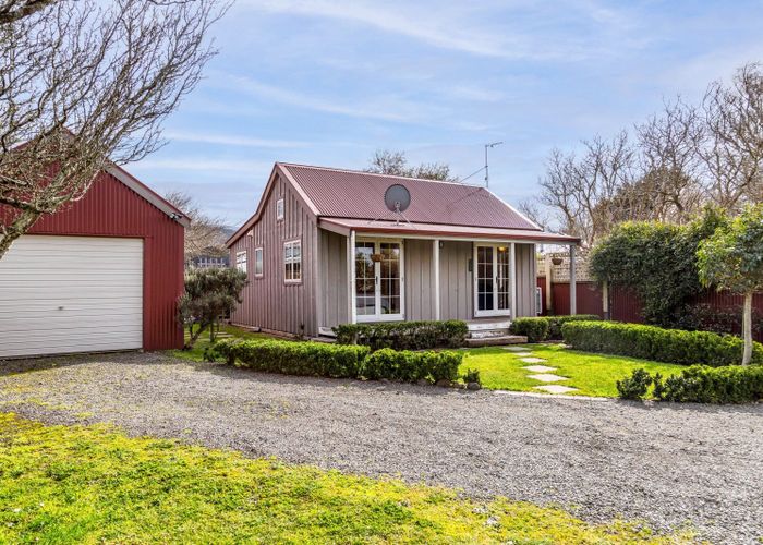  at 99 Fox Street, Featherston