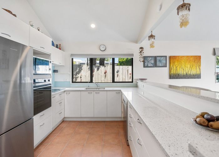  at 8B Aeroview Drive, Beach Haven, North Shore City, Auckland