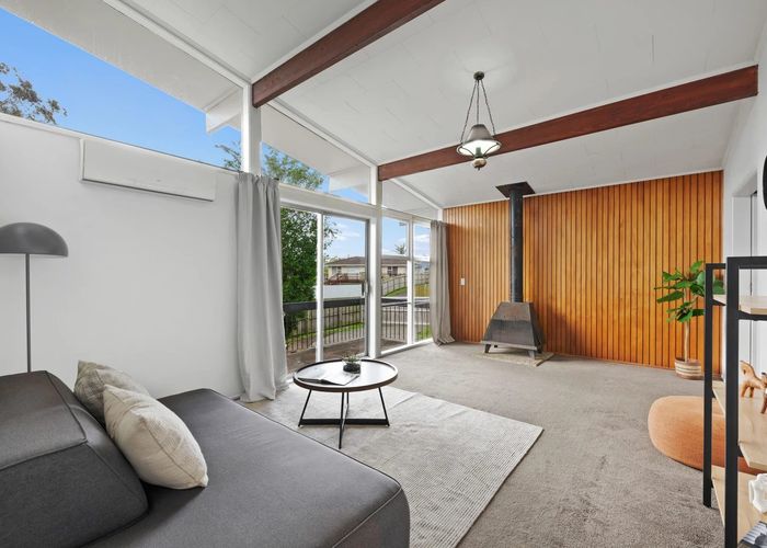  at 5 Ben Lora Place, Mangere East, Auckland