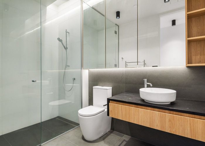  at 13/423-427 Beach Road, Mairangi Bay, North Shore City, Auckland