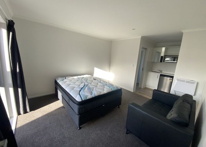  at 3/5 Mount View Road (Room D), Melville, Hamilton, Waikato