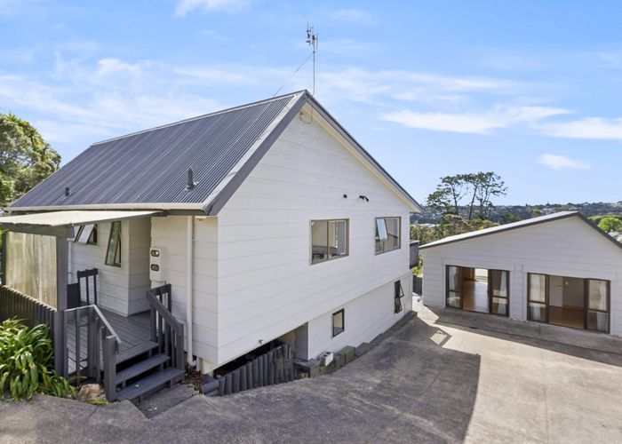  at 34 Capilano Place, Glenfield, North Shore City, Auckland