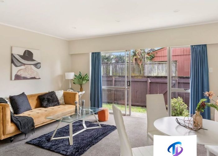  at 2/94 Beaumont's Way, Manurewa, Manukau City, Auckland