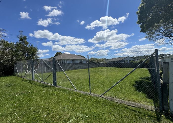  at 35 Lincoln Park Avenue, Massey, Waitakere City, Auckland