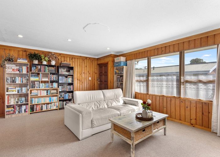  at 2/110 Champion Street, Edgeware, Christchurch
