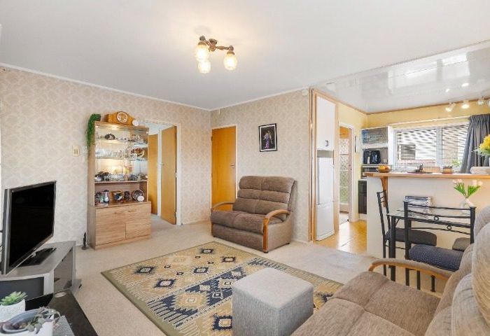  at 2/44 Diana Drive, Glenfield, North Shore City, Auckland