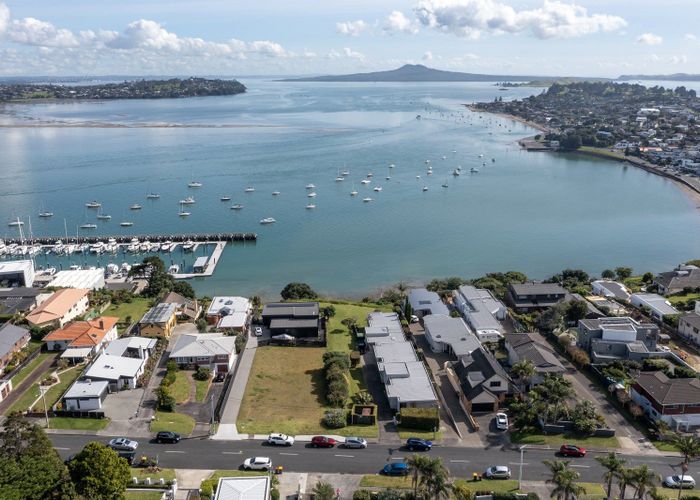  at 27A Takutai Avenue, Bucklands Beach, Auckland