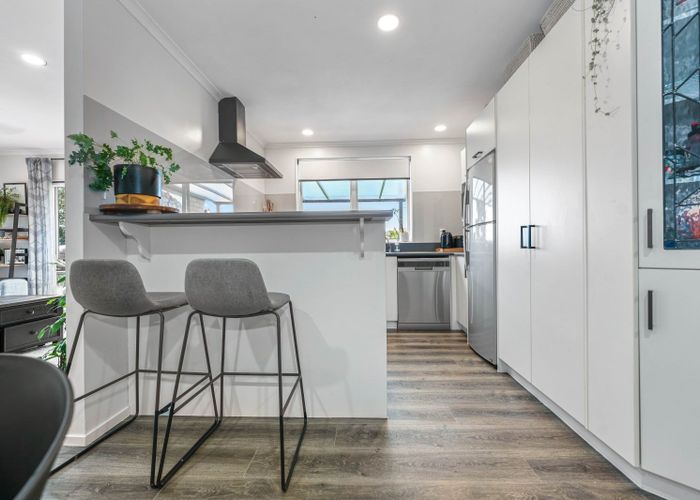  at 25 Pointon Glade, Grandview Heights, Hamilton