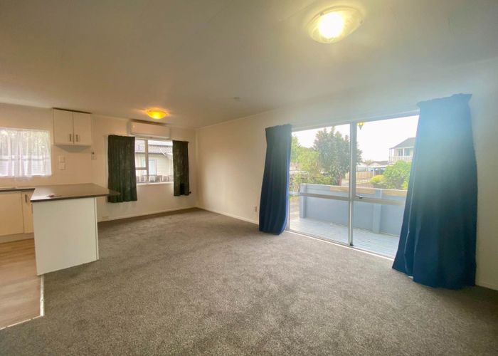  at 2 Silverstone Place, Henderson, Waitakere City, Auckland