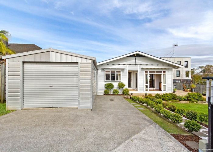  at 1a Islington Avenue, New Lynn, Waitakere City, Auckland