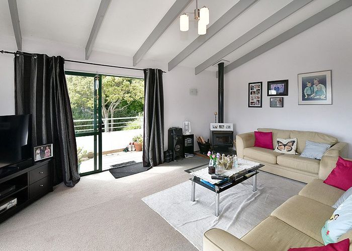  at 8A Scott Road, Stanmore Bay, Whangaparaoa