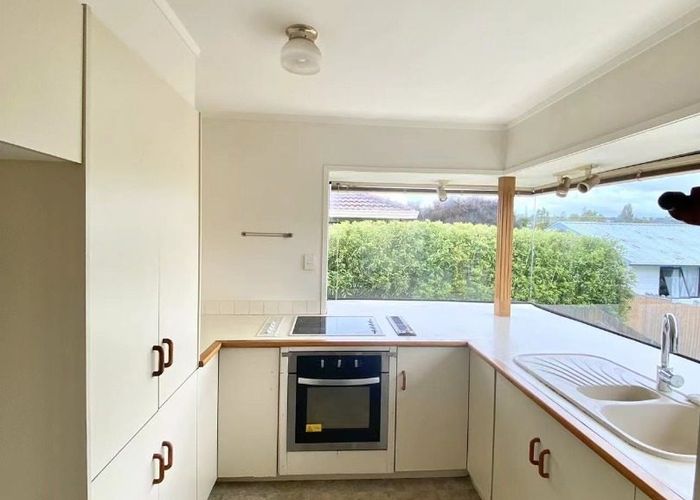  at 2/332 West Coast Road, Glen Eden, Waitakere City, Auckland