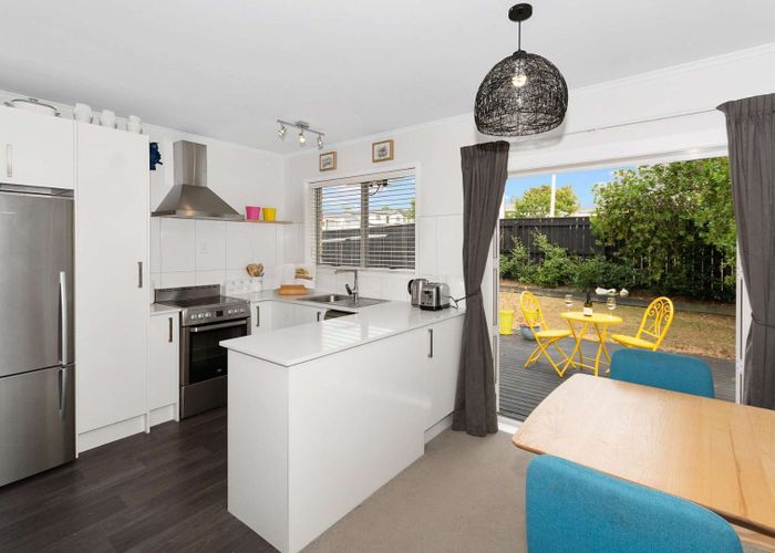  at 1/31 Hepburn Road, Glendene, Waitakere City, Auckland