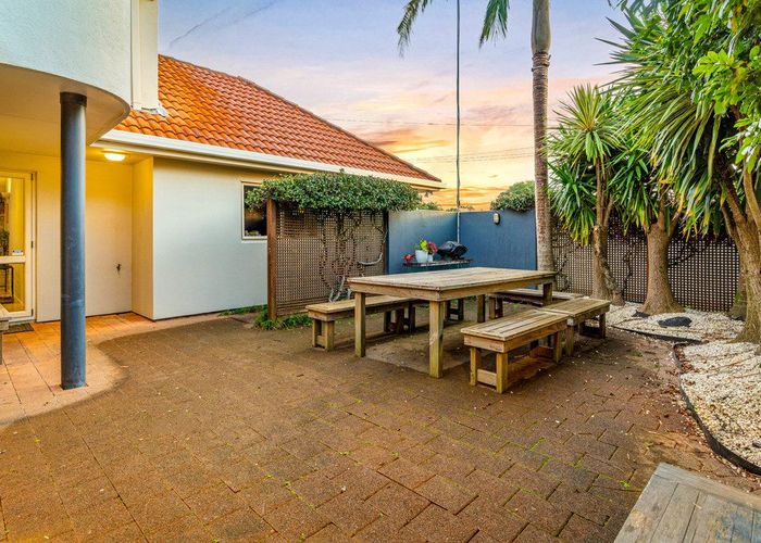  at 1/8 Fenwick Avenue, Milford, North Shore City, Auckland