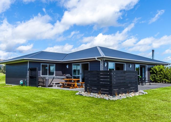  at 10 Angus Lane, Tokomaru, Palmerston North