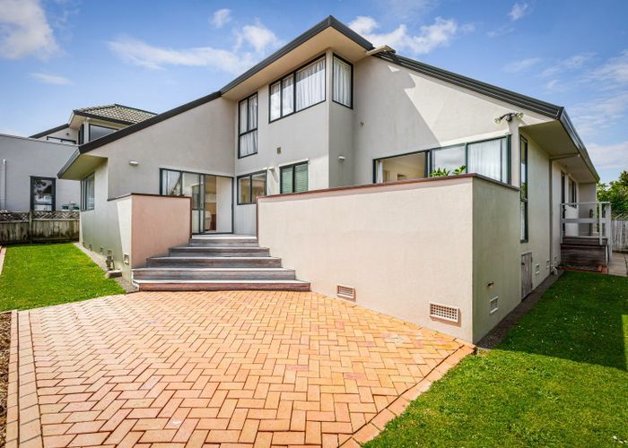  at 2/12 Richards Avenue, Forrest Hill, Auckland