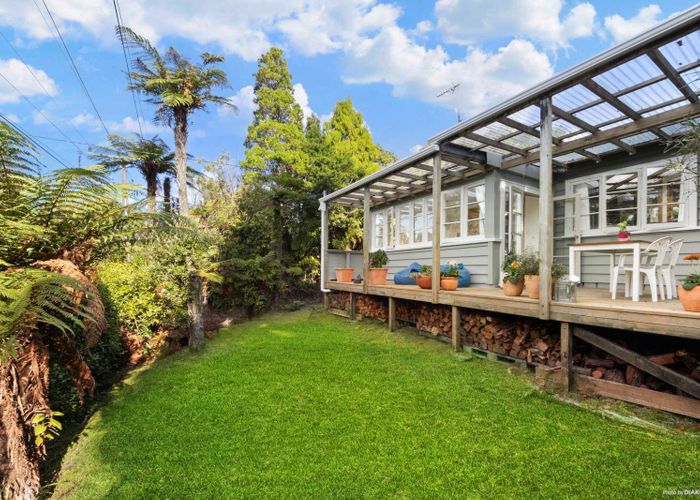  at 38 Turanga Road, Henderson Valley, Waitakere City, Auckland