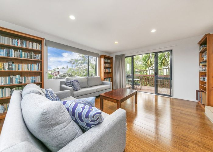  at 7A Shipton Place, Blockhouse Bay, Auckland