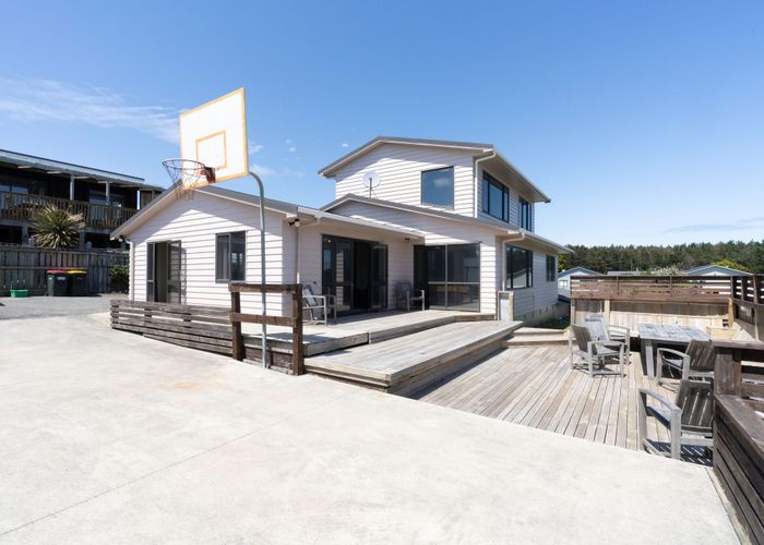  at 4 Arataki Grove, Waitarere Beach, Levin