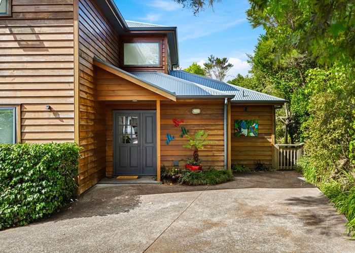  at 4A Pounamu Avenue, Greenhithe, North Shore City, Auckland