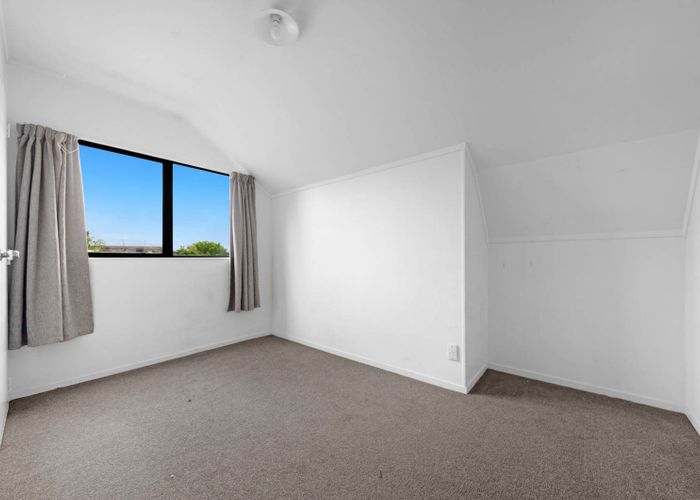  at 2/211 Weymouth Road, Manurewa, Manukau City, Auckland