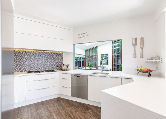  at 2 Okewa Road, Titirangi, Auckland