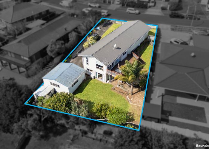  at 18 Majesty Place, Half Moon Bay, Auckland