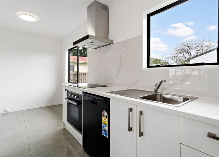  at 2/10 Trevor Hosken Drive, Wiri, Manukau City, Auckland