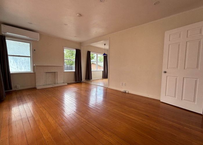  at 1/8 Quiet Street, Te Atatu South, Waitakere City, Auckland