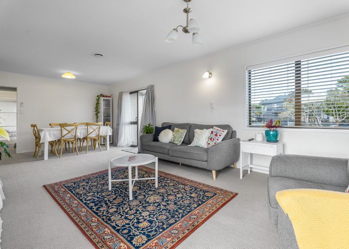  at 8 Chipping Dale, Mangere Bridge, Manukau City, Auckland