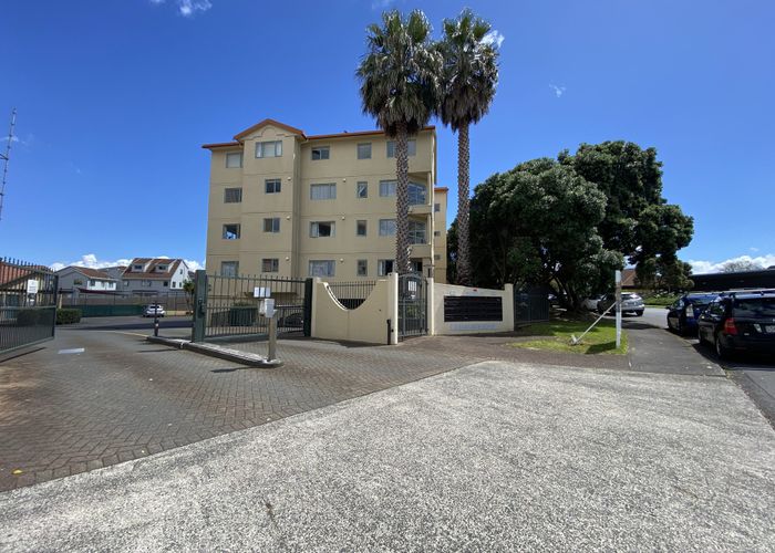  at 14/3C Harrison Road, Mount Wellington, Auckland City, Auckland